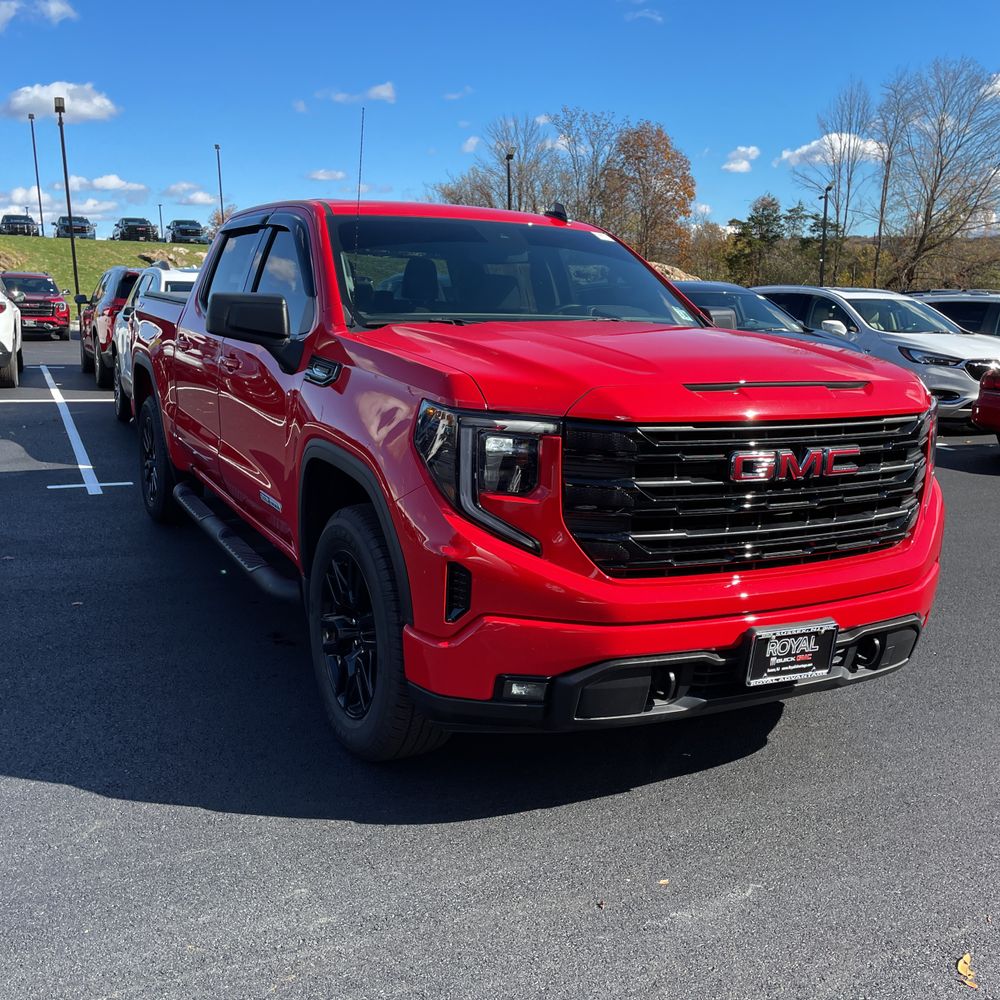 2025 GMC Sierra 1500 Elevation Standard