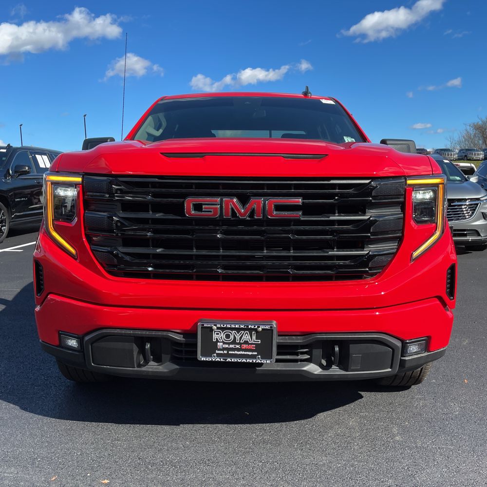 2025 GMC Sierra 1500 Elevation Standard