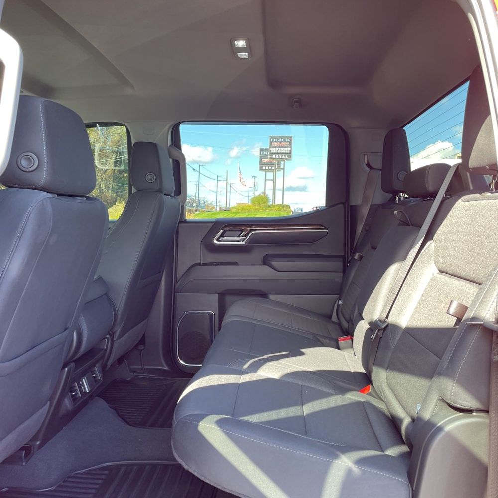 2025 GMC Sierra 1500 Elevation Standard