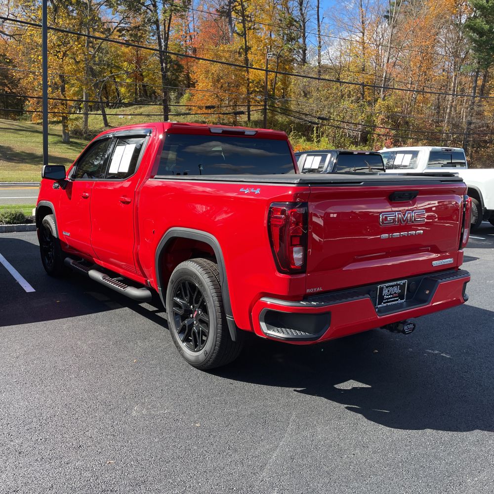 2025 GMC Sierra 1500 Elevation Standard