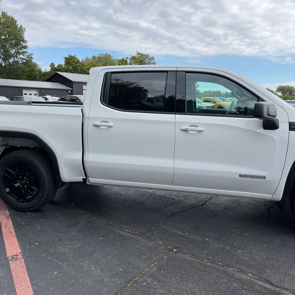 2024 GMC Sierra 1500 Elevation Standard