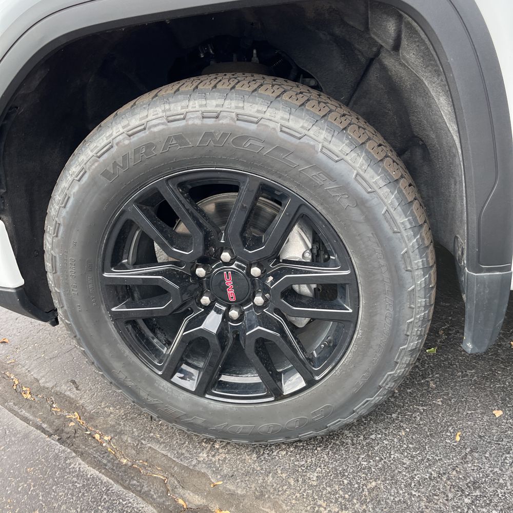 2024 GMC Sierra 1500 Elevation Standard