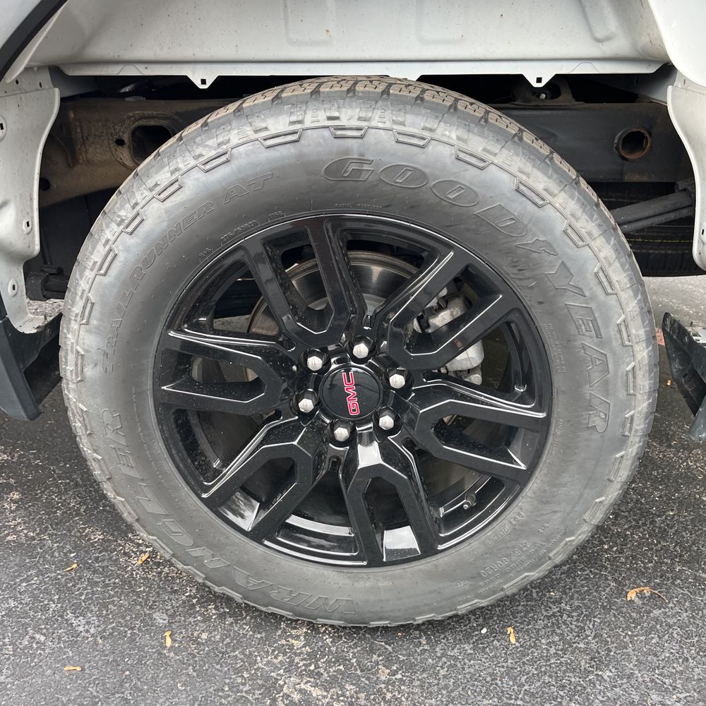 2024 GMC Sierra 1500 Elevation Standard