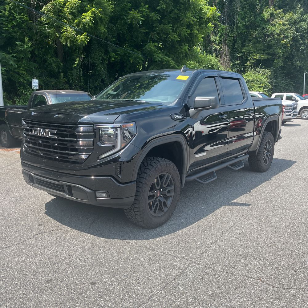 2025 GMC Sierra 1500 Elevation Standard
