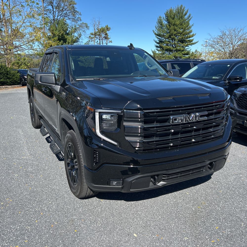 2025 GMC Sierra 1500 Elevation Standard