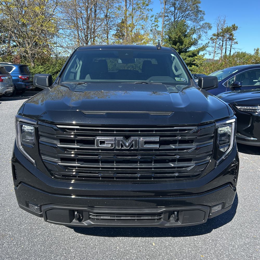 2025 GMC Sierra 1500 Elevation Standard