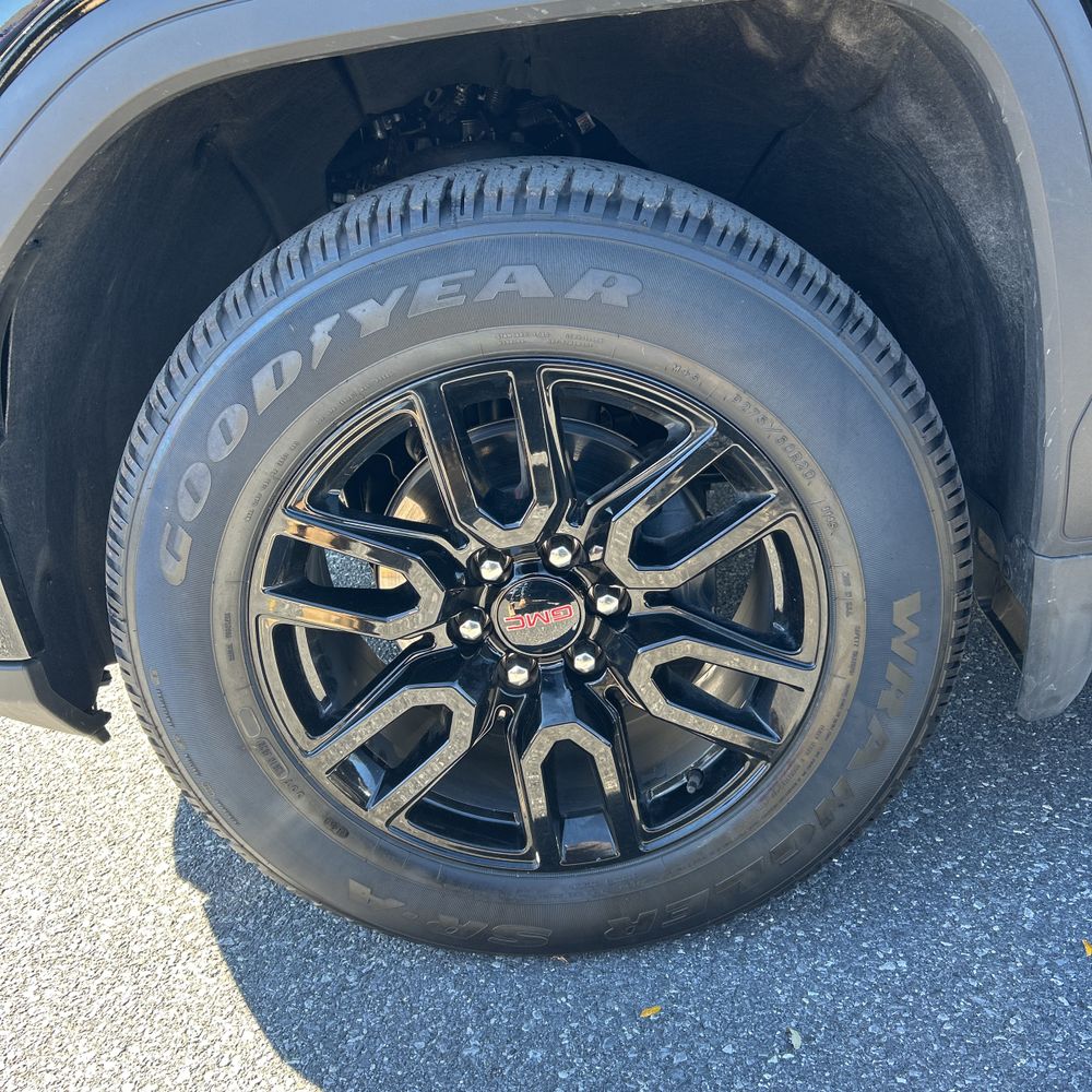 2025 GMC Sierra 1500 Elevation Standard