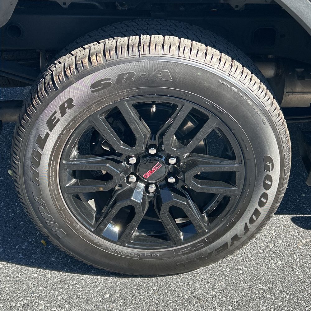 2025 GMC Sierra 1500 Elevation Standard