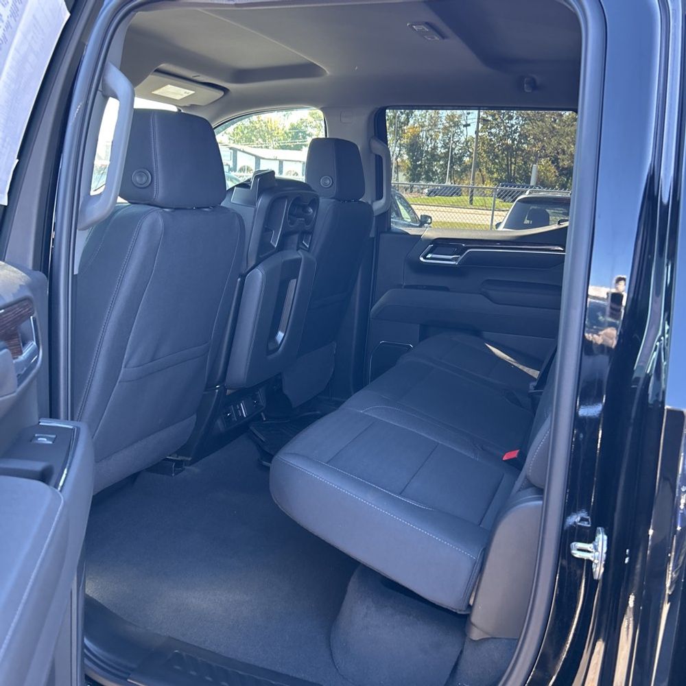 2025 GMC Sierra 1500 Elevation Standard