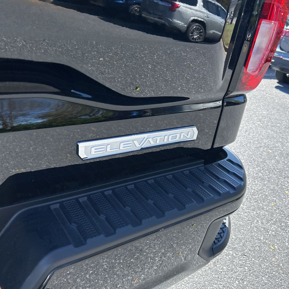2025 GMC Sierra 1500 Elevation Standard