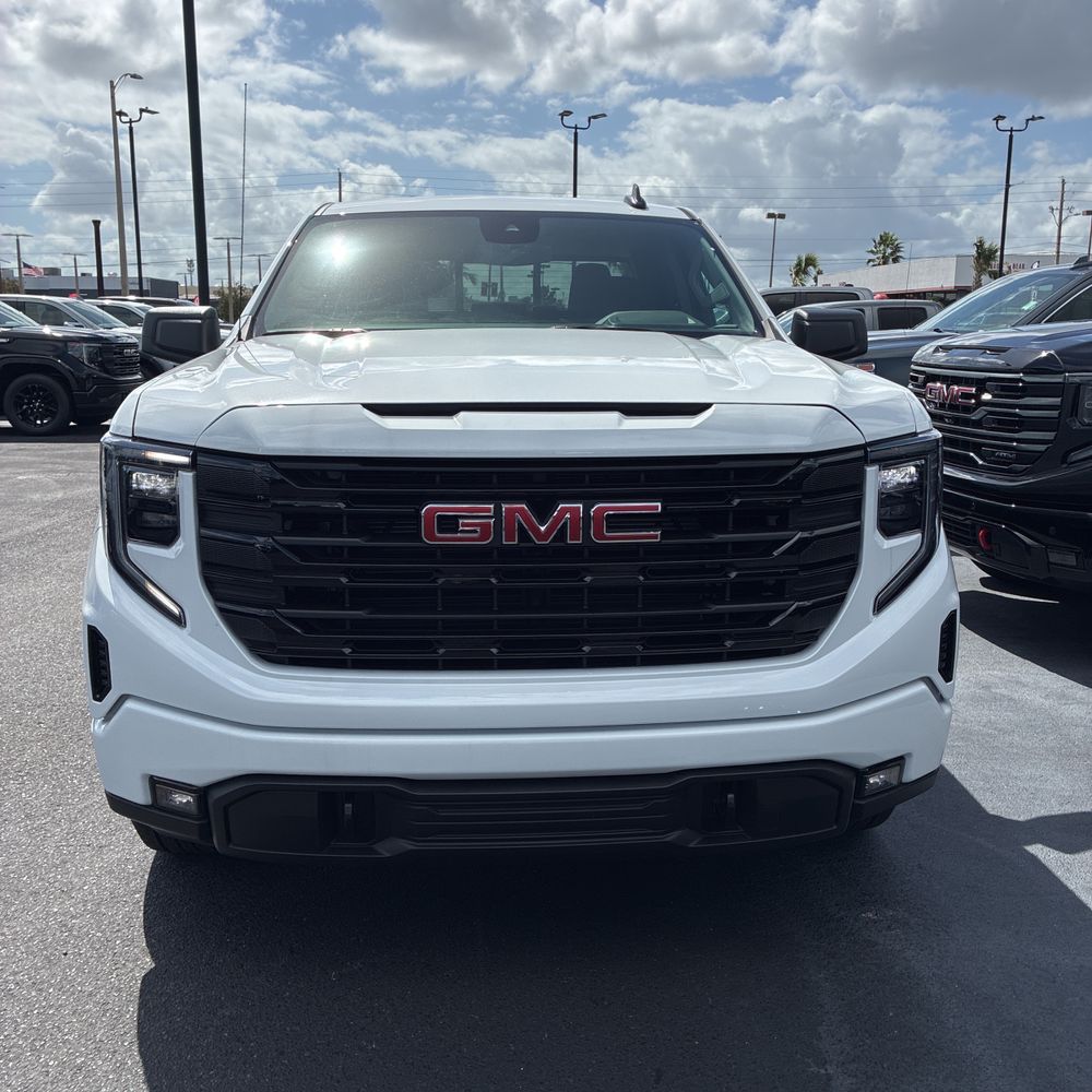 2025 GMC Sierra 1500 Elevation