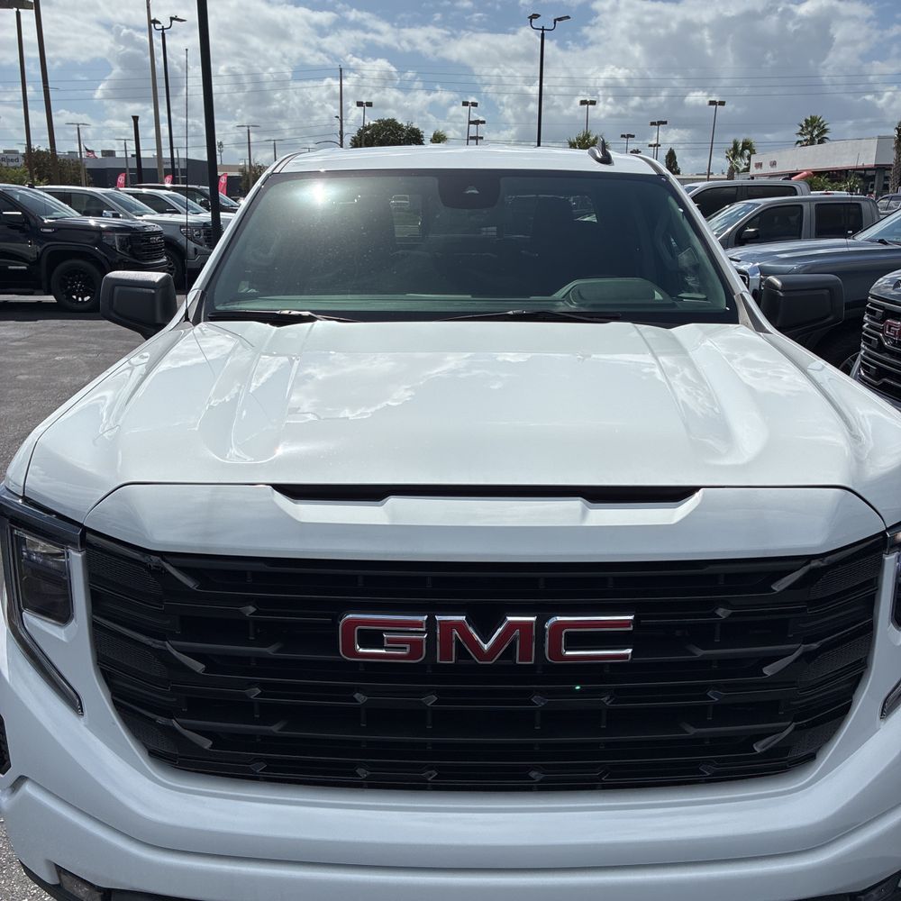 2025 GMC Sierra 1500 Elevation