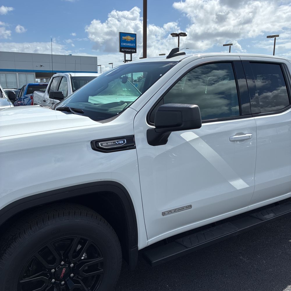 2025 GMC Sierra 1500 Elevation