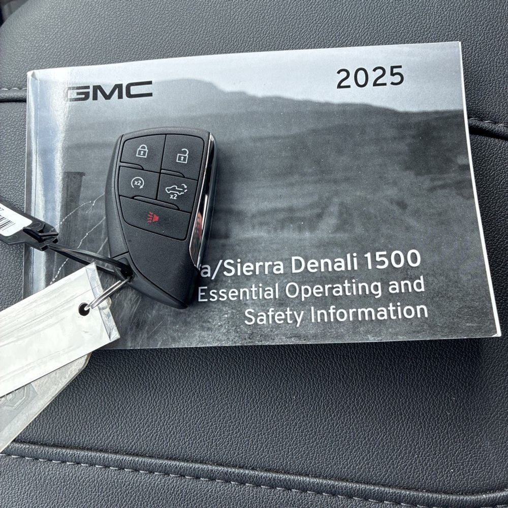 2025 GMC Sierra 1500 Elevation