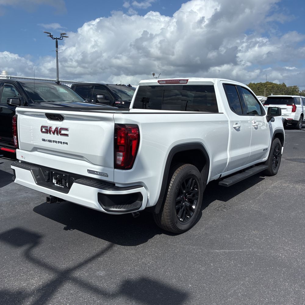 2025 GMC Sierra 1500 Elevation