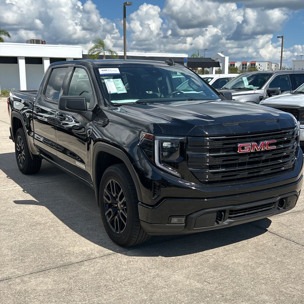 2024 GMC Sierra 1500 Elevation
