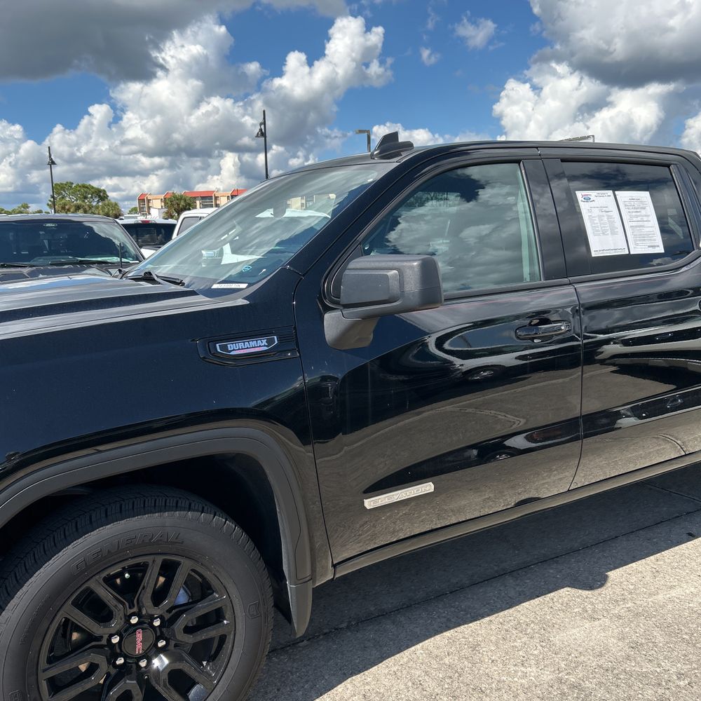 2024 GMC Sierra 1500 Elevation