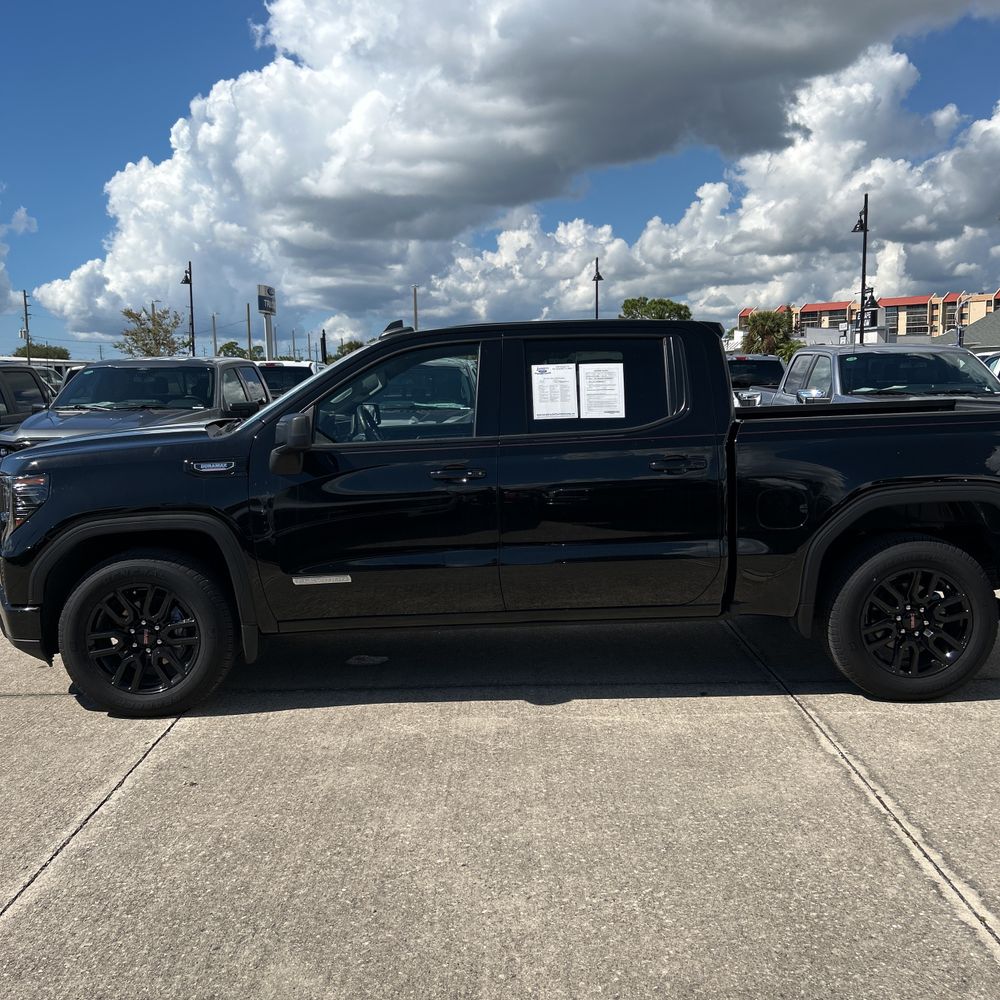 2024 GMC Sierra 1500 Elevation