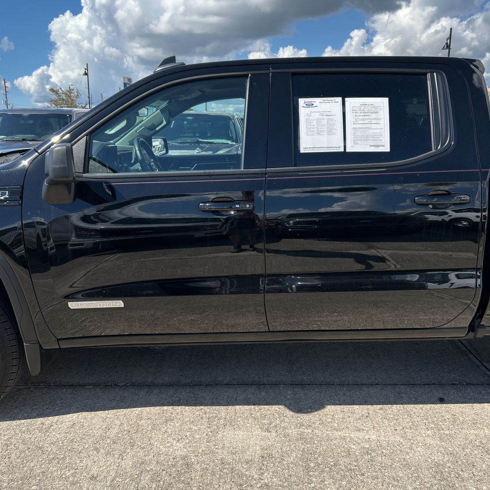 2024 GMC Sierra 1500 Elevation