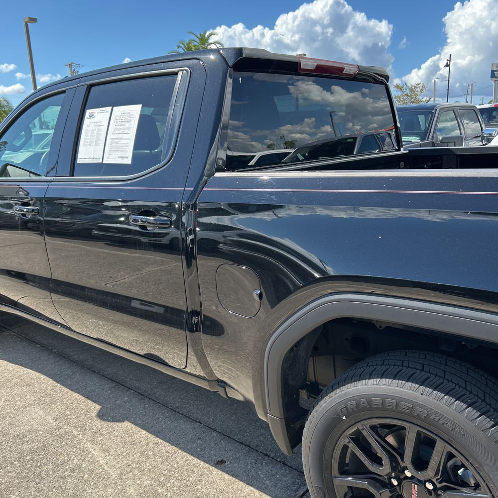 2024 GMC Sierra 1500 Elevation