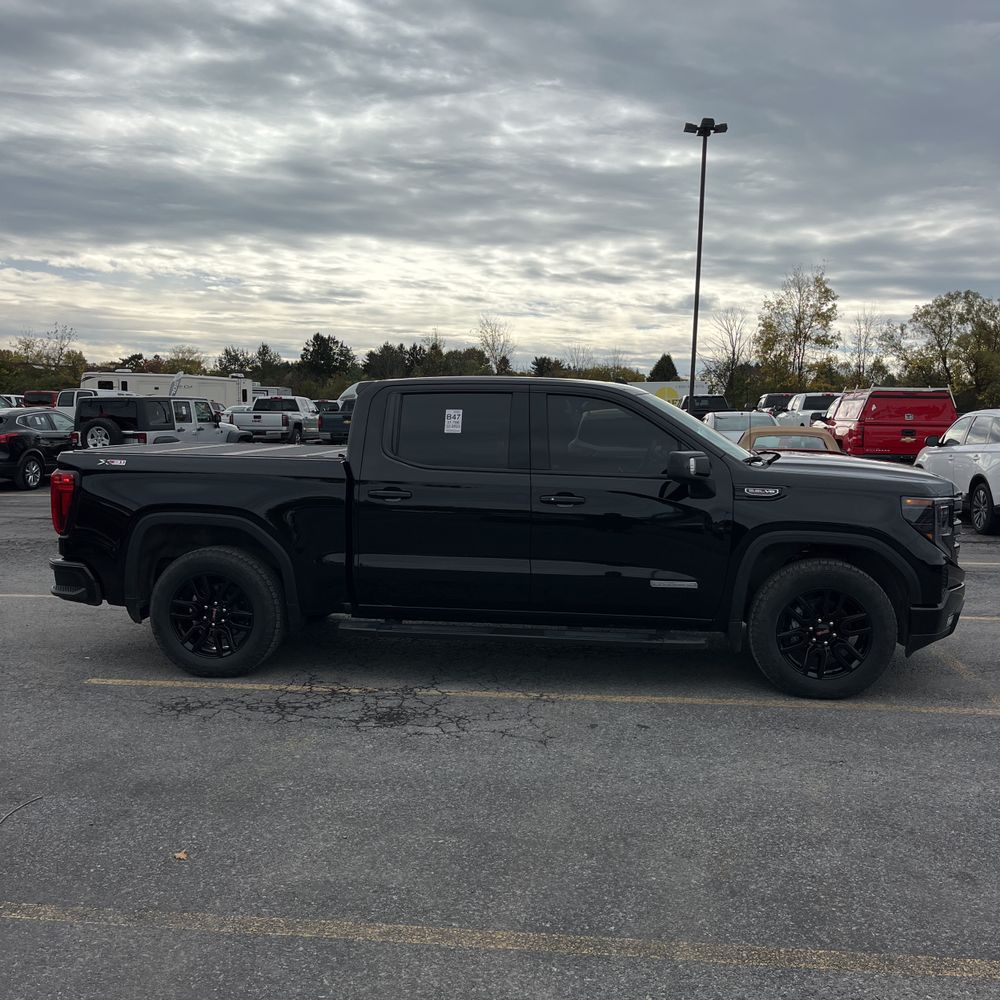 2023 GMC Sierra 1500 Elevation