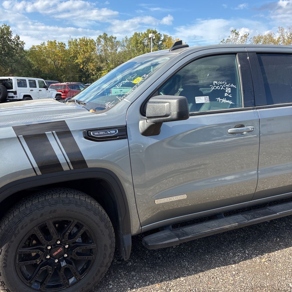 2025 GMC Sierra 1500 Elevation