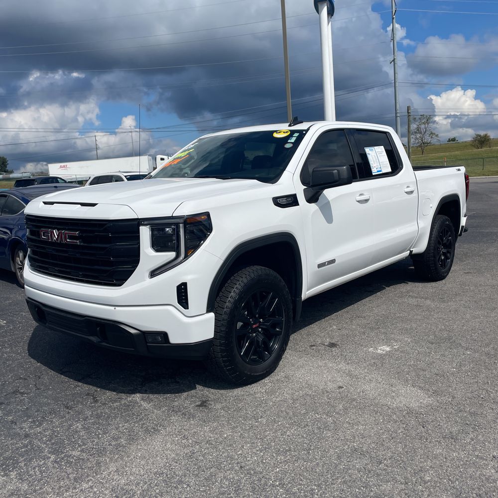 2025 GMC Sierra 1500 Elevation