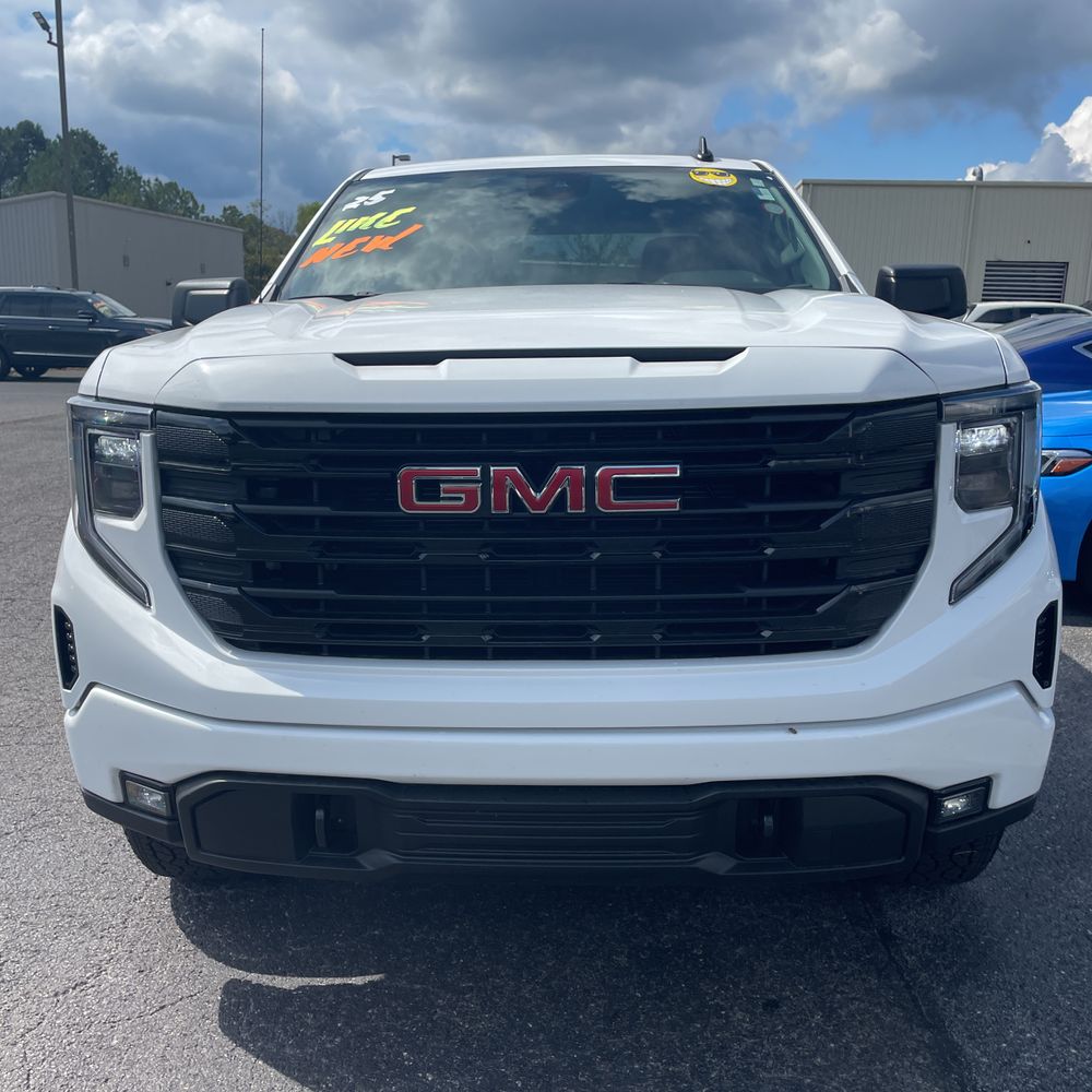 2025 GMC Sierra 1500 Elevation