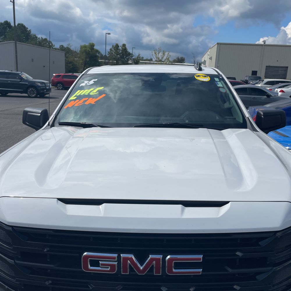 2025 GMC Sierra 1500 Elevation
