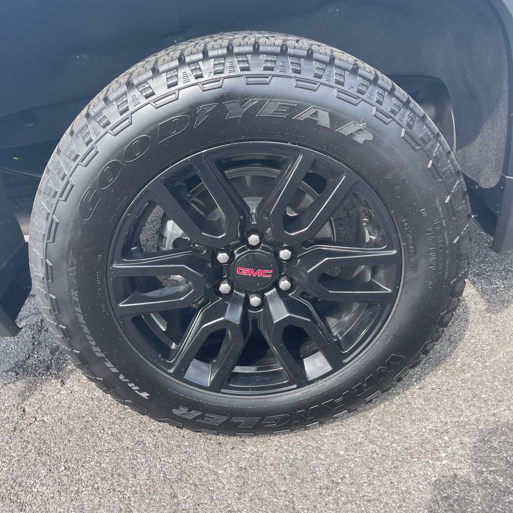 2025 GMC Sierra 1500 Elevation