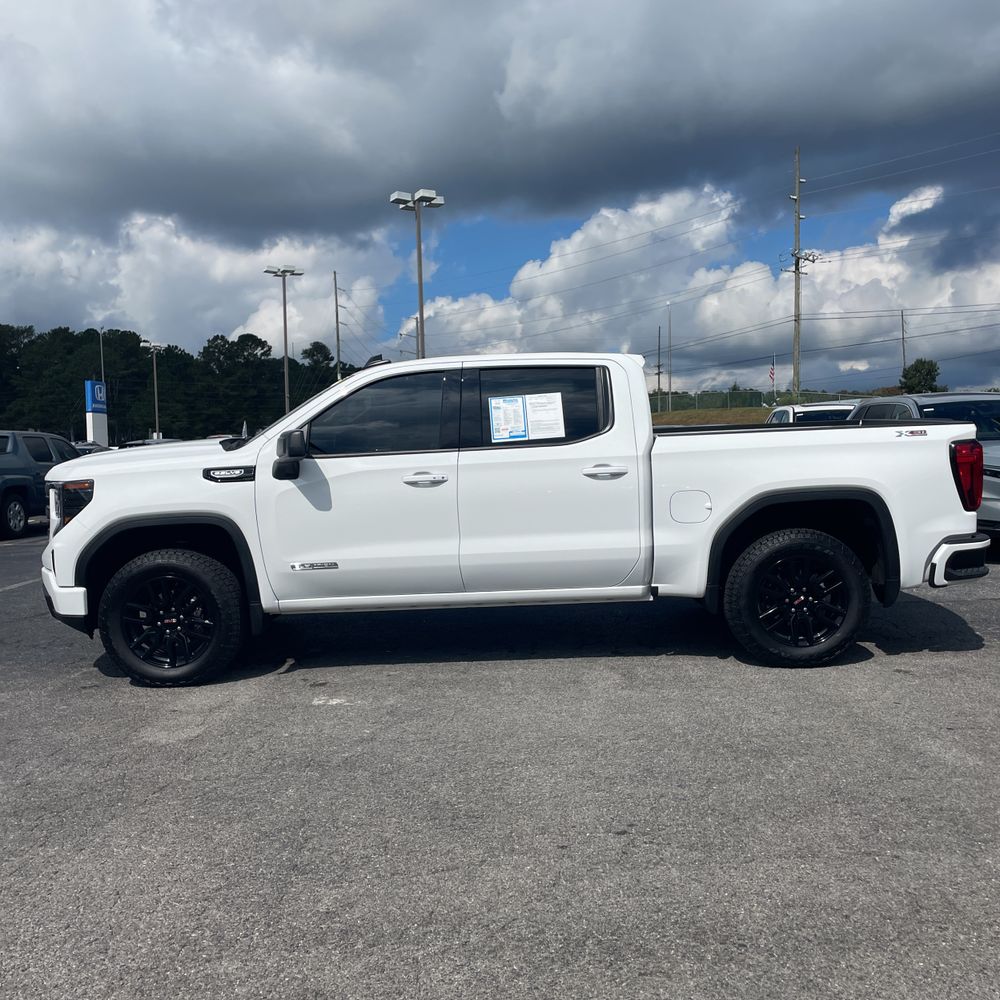 2025 GMC Sierra 1500 Elevation