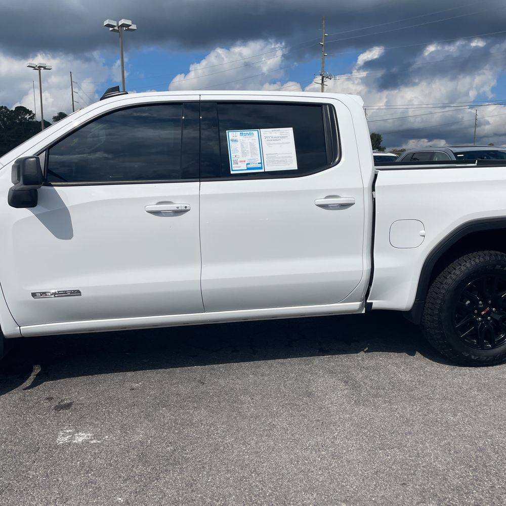 2025 GMC Sierra 1500 Elevation