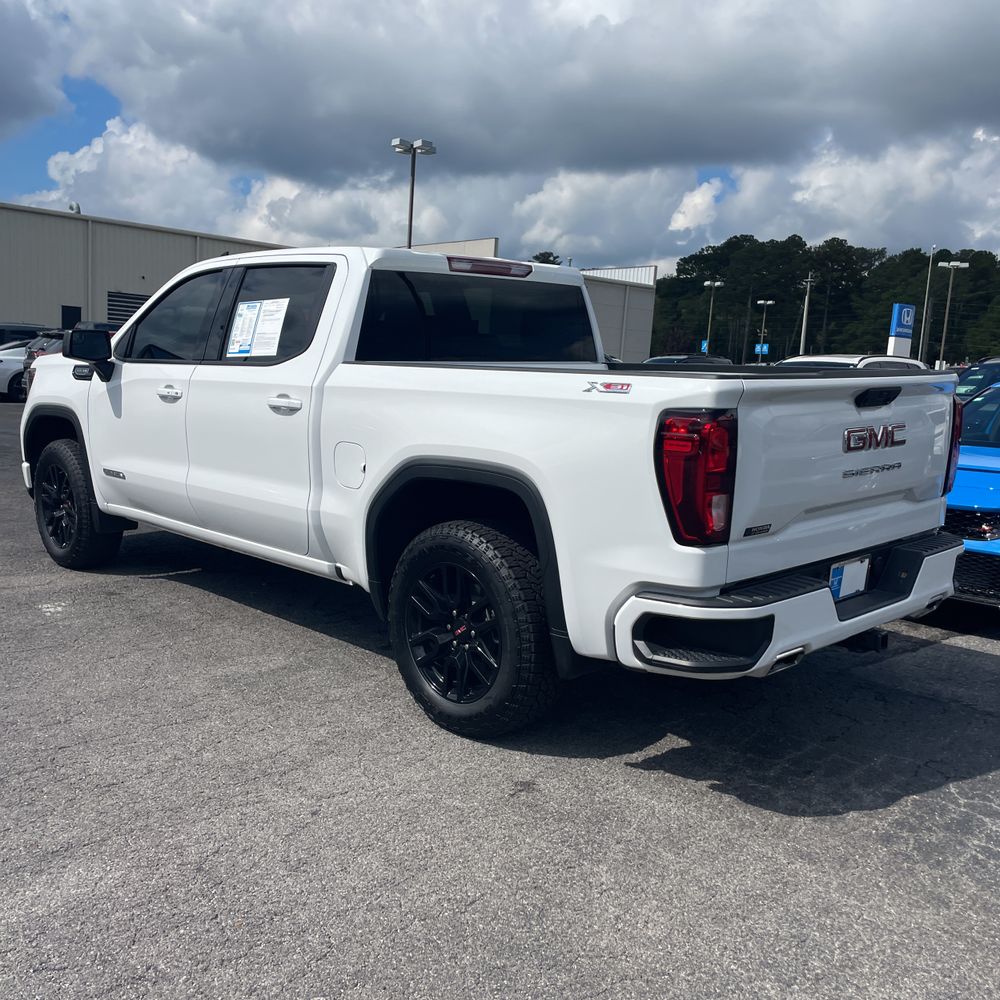 2025 GMC Sierra 1500 Elevation