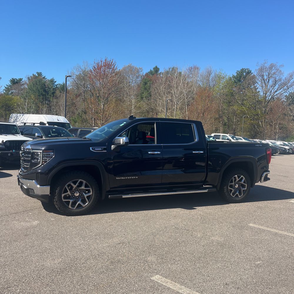 2024 GMC Sierra 1500 SLT