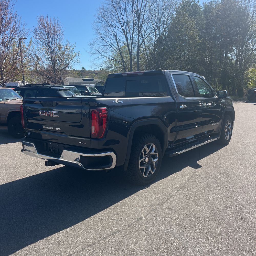 2024 GMC Sierra 1500 SLT