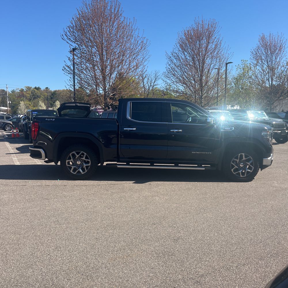 2024 GMC Sierra 1500 SLT