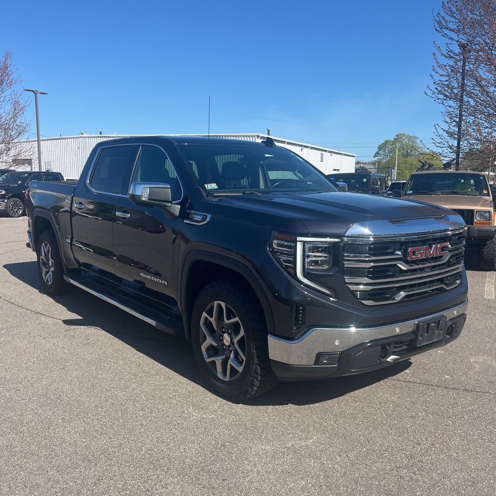 2024 GMC Sierra 1500 SLT