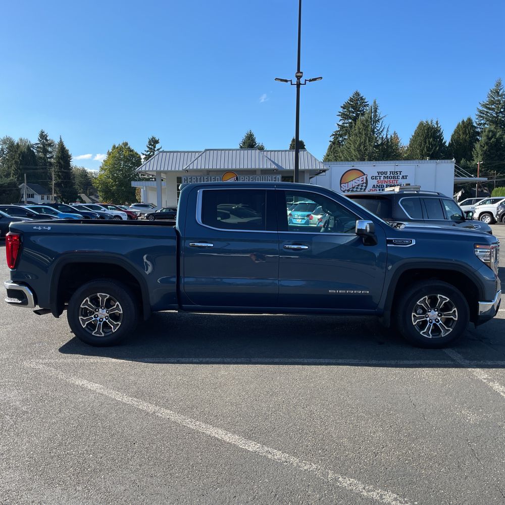 2024 GMC Sierra 1500 SLT