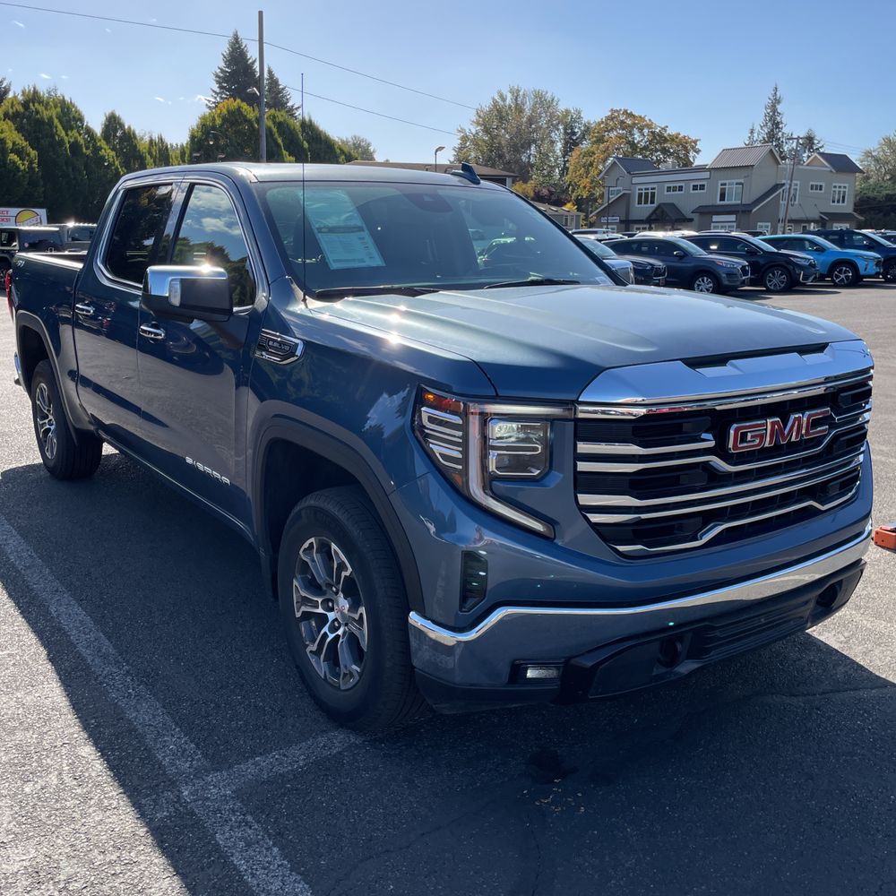 2024 GMC Sierra 1500 SLT