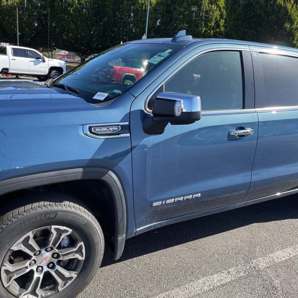 2024 GMC Sierra 1500 SLT