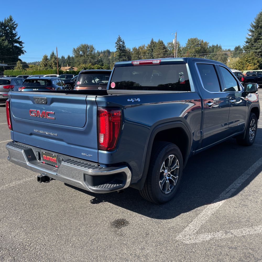2024 GMC Sierra 1500 SLT