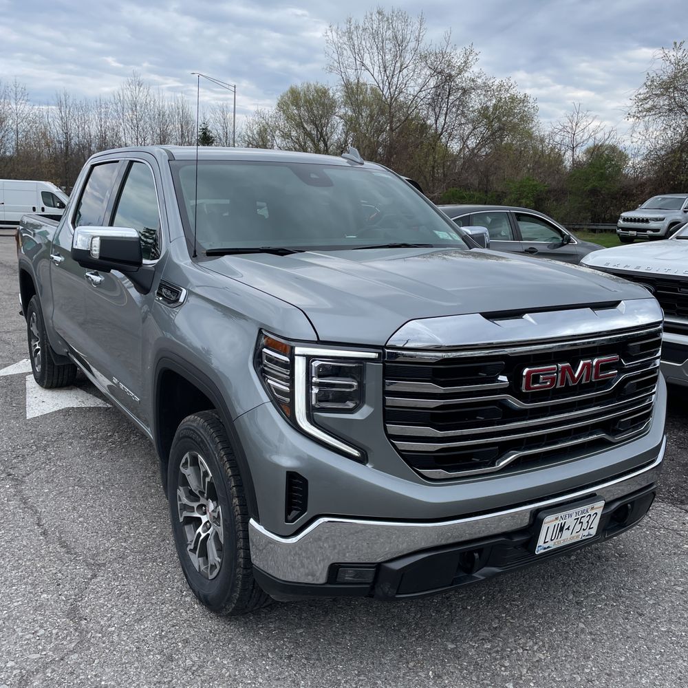 2025 GMC Sierra 1500 SLT