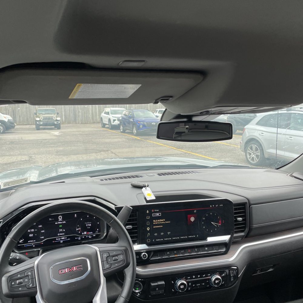 2025 GMC Sierra 1500 SLT