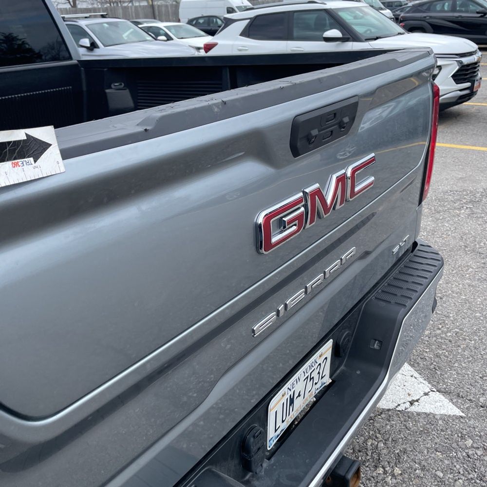 2025 GMC Sierra 1500 SLT