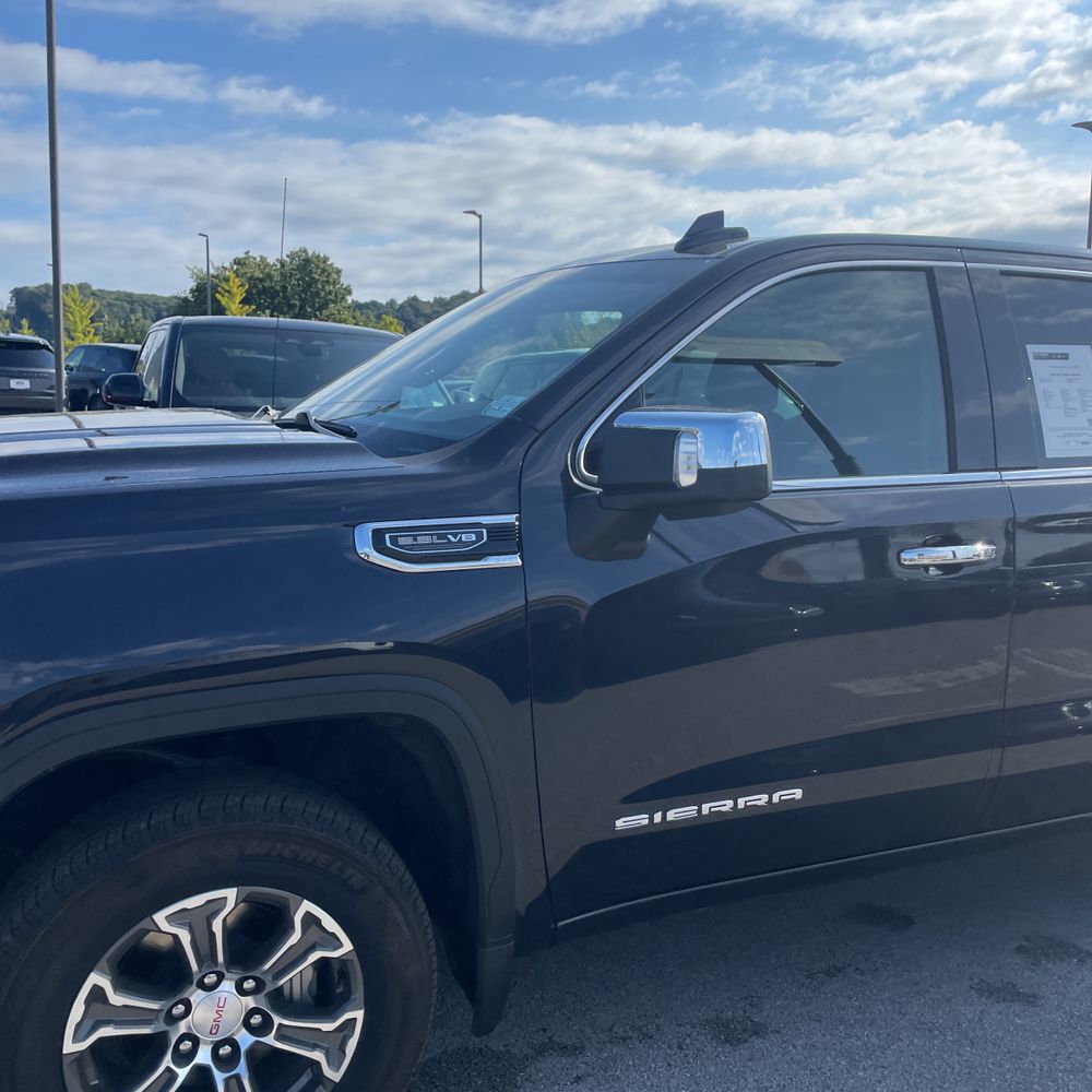 2024 GMC Sierra 1500 SLT