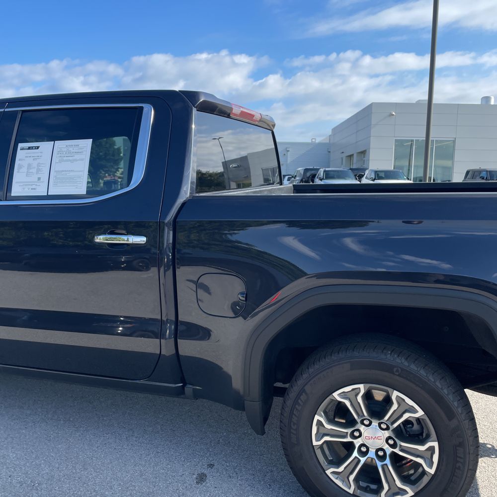 2024 GMC Sierra 1500 SLT