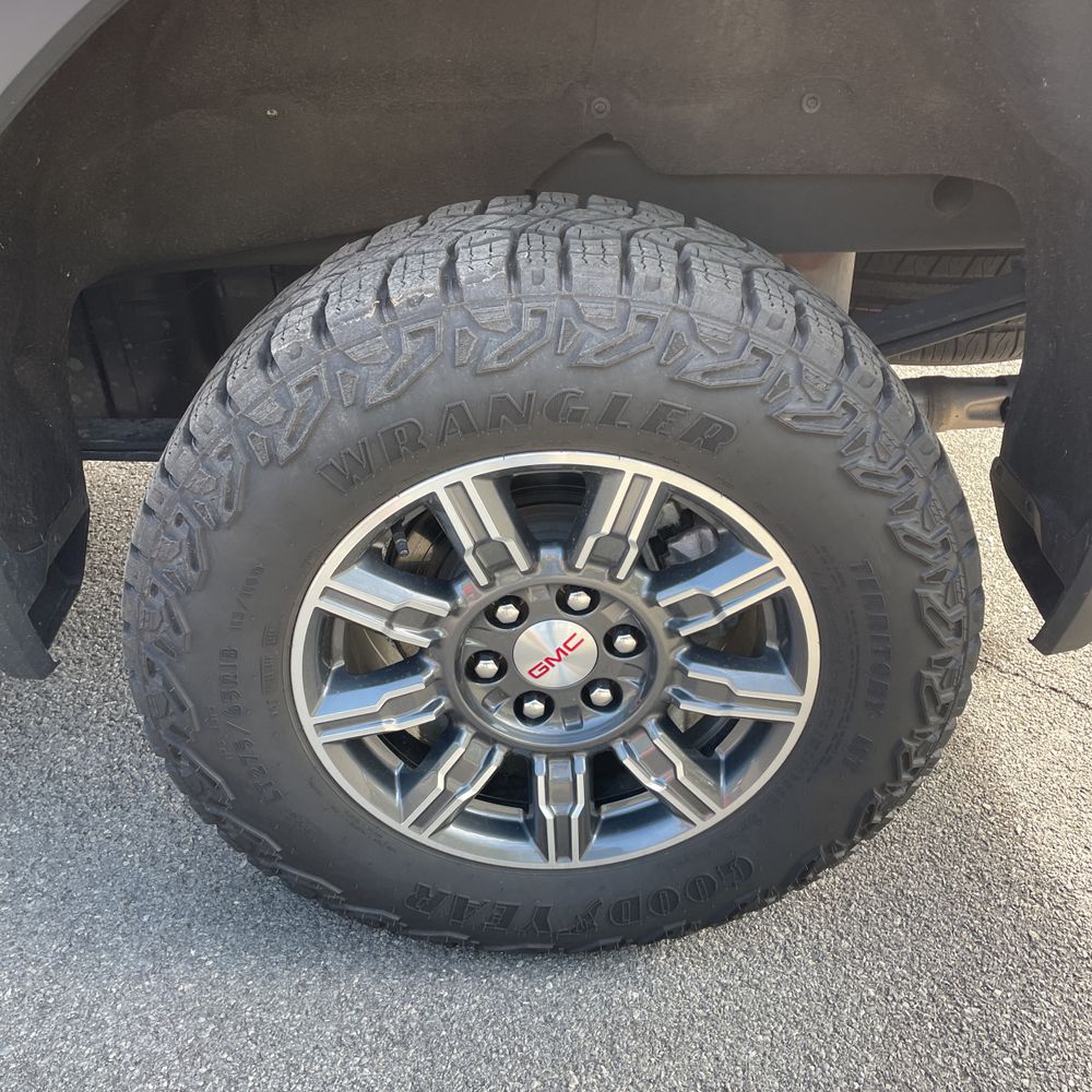 2024 GMC Sierra 1500 AT4