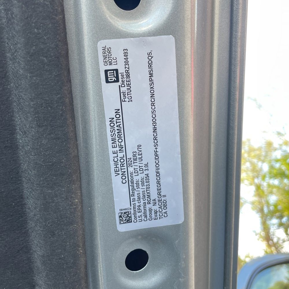 2024 GMC Sierra 1500 AT4