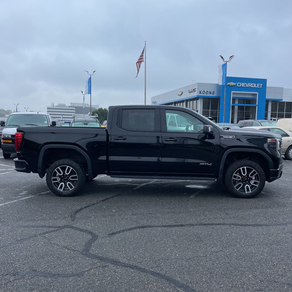 2023 GMC Sierra 1500 AT4