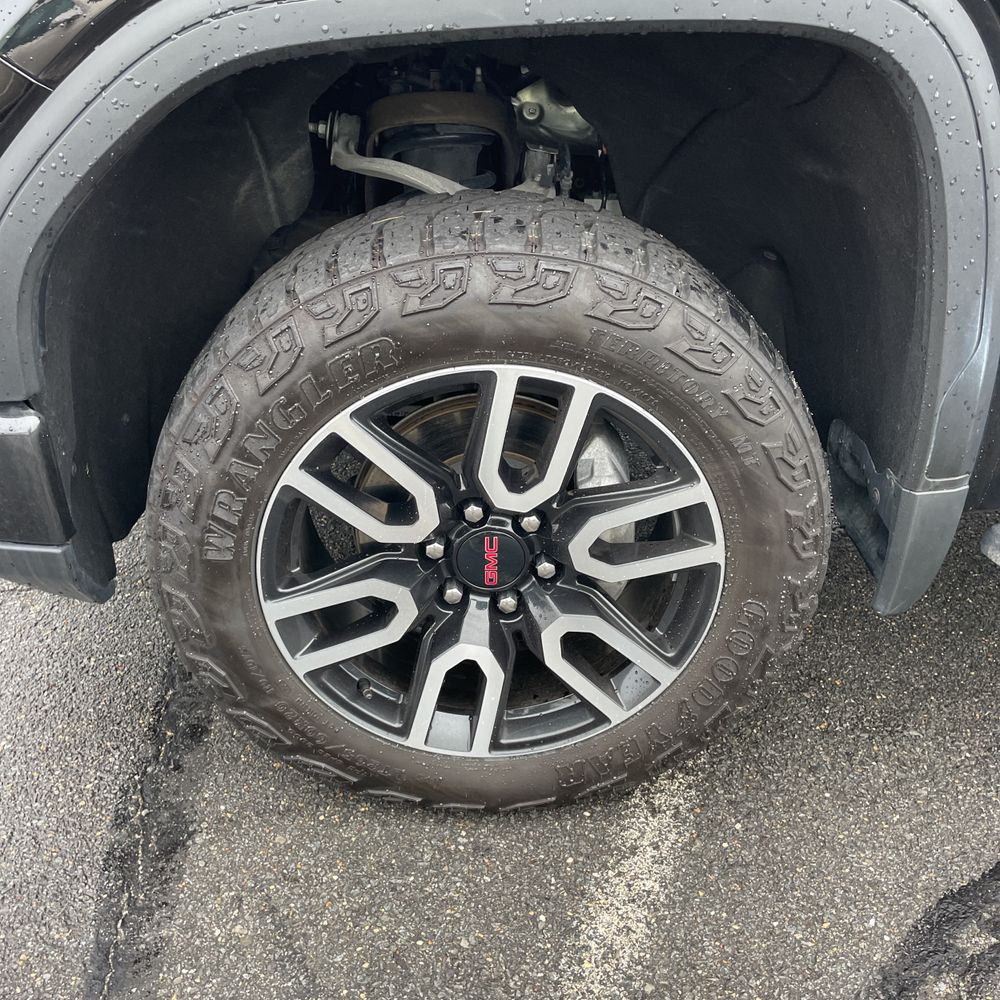 2023 GMC Sierra 1500 AT4